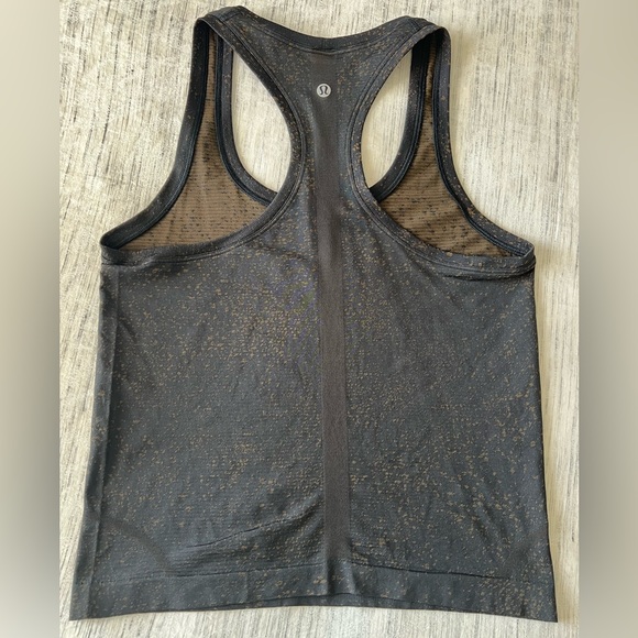 Lululemon swiftly tech racerback tank 2.0, race length. Size 6. - Picture 3 of 7
